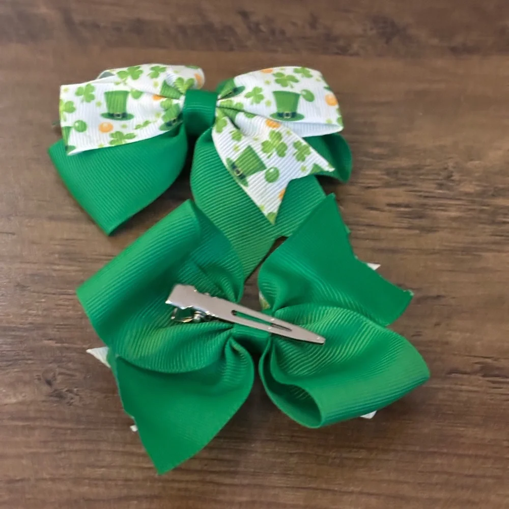 NWT  St. Patrick's Day hair bows - set of 2.  So cute